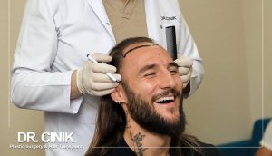 NEMANJA GUDELJ NA PRESAĐIVANJU KOSE U ISTANBULU: Srpski reprezentativac posetio poznatu kliniku! (FOTO)