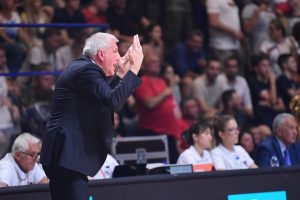 OBRADOVIĆ: ‘Bez bacanja novčića na teren, to nam je najveća pomoć! Daćemo sve od sebe da pobedimo odličan tim poput Zvezde!’