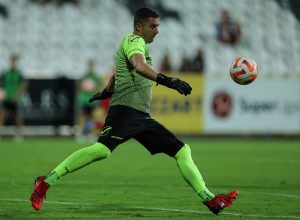 EKSKLUZIVNO: HotSport saznaje – Evo u kom klubu karijeru nastavlja najbolji golman Superlige!