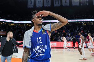 KLAJBURN PRESUDIO FENERU: Trojka za pobedu utišala publiku u ‘Ulker Areni’! (VIDEO)