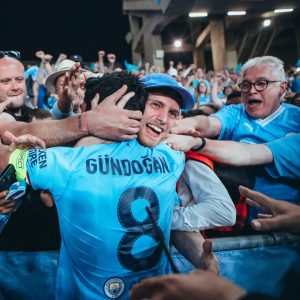 EVO KAKO SU NAVIJAČI REAGOVALI NA RODRIJEVU ‘BOMBU’: Pivo na sve strane i ‘padanje u trans’! (VIDEO)