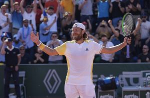 FRANCUSKI TENISER KRATAK ZA 600 HILJADA EVRA: Lopovi mu upali u stan dok je igrao meč na Rolan Garosu!