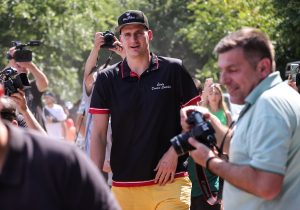 JOKIĆEV DRES PRODAT ZA OGROMNU SUMU: Relikvija u kojoj je ispisana istorija otišla vernom kolekcionaru! (FOTO)