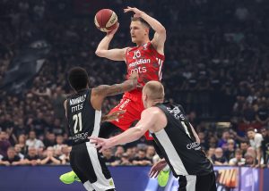 (POLUVREME): RAZBIJENA ZVEZDA: Partizan na korak do titule! (FOTO)