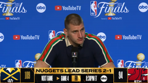 JOKIĆ IMAO POSEBNU REAKCIJU KADA JE ČUO PITANJE NA SRPSKOM, PA PORUČIO: ’Hvala svima koji su bili budni i gledali!’ (VIDEO)