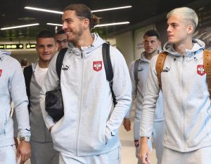 „ORLOVI“ SLETELI U BEČ: Fudbaleri Srbije stigli u Austriju!