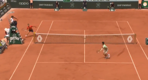 CEO SVET SE DIVI NOVAKOVIM MAJSTORIJAMA: Srbin osvojio jedan od najlepših poena sezone! (VIDEO)