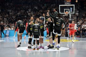 VELIKA PODRŠKA ZA CRNO-BELE: Duljaj obavio prozivku, pa došao da navija za košarkaše! (FOTO)