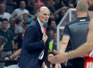 NEVEROVATNE SCENE NA KONFERENCIJI POSLE UTAKMICE: Evo zbog čega je izbila frka nakon derbija! (VIDEO)