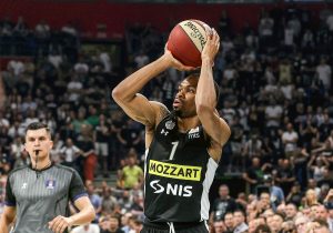 ISKUSNI PLEJMEJKER REAGOVAO NA TVRDNJE DA JE PANTER PRIHVATIO MANJI UGOVOR: ‘Pustite ih da pričaju!’