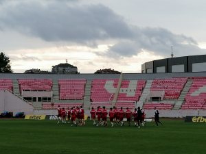 RADNIČKI PREDSTAVIO NOVOG TRENERA I OBAVIO PROZIVKU: Nišlije kreću pripreme za novu sezonu! (FOTO)