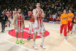 ZVEZDA IZDALA NOVO SAOPŠTENJE: ‘Ne nasedajte na primitivne provokacije! Cilj je da se isprazni hala!’ (FOTO)