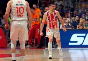 MAJSTORICA ODLUČUJE O ŠAMPIONU: Zvezda srušila Partizan u Pioniru!