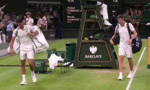 NOVAK SUTRA NASTAVLJA MEČ: Đoković prekinut pri vođstvu 2:0 protiv Hurkača na Vimbldonu!