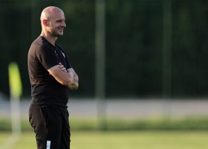 PONEDELJAK JE VAŽAN DAN ZA CRNO-BELE: U Humskoj nestrpljivo čekaju žreb za Ligu konferencija, Hajduk i Osijek potencijalni rivali Partizana! (FOTO)