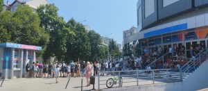 ‘ORLIĆI’ ZA ISTORIJU: Red ispred ‘Čaira’ za kartu više! (FOTO)