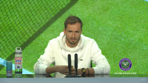 MEDVEDEV O ĐOKOVIĆU: ’Ne znam kako to radi, on izgleda nema loše dane!’ (VIDEO)