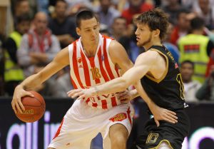 ISPLIVALI DETALJI JEZIVOG NASILJA: Radivojević suprugu najpre tukao u automobilu, pa potom u stanu! (FOTO)