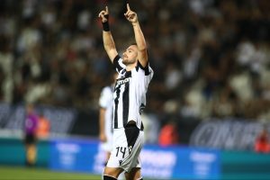 ANDRIJA NE PRESTAJE DA PUNI RIVALE: Rastavac osetio svu moć Živkovića! (VIDEO)