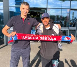 SLETEO: Šabaz Nejpir stigao je u Beograd – Oduševljeni navijači dočekali ga na aerodromu! (VIDEO)
