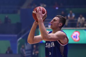 DOBRO OBRATITE PAŽNJU NA OVOG MOMKA: Nikola Jović nastavlja da oduševljava Srbiju i svet! (VIDEO)