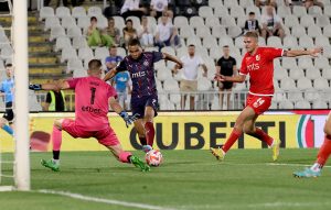 PARTIZAN PRESPAVAO POLA SATA PA UPALIO TURBO: Samo čudo sačuvalo mrežu gostiju do poluvremena! (VIDEO)