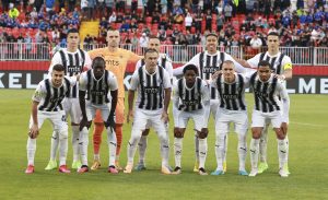 SALDANJA I MENIG PRESUDILI STAROJ DAMI: Gol Holanđanina za TV špice! (FOTO) (VIDEO)