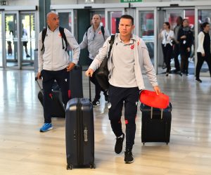 ZVEZDA OTPUTOVALA NA MEGDAN NAJBOLJEM TIMU PLANETE: Crveno-beli lete za Mančester! Ima li šampion Srbije šanse na severu!? (FOTO)