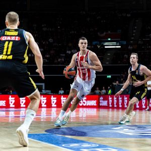 ‘CRVENO-BELI’ ZA TROFEJ U MINHENU: Tim sa Malog Kalemegdana portiv Bajerna u finalu Magneta kupa!