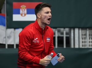 KECMANOVIĆ I LAJOVIĆ USPEŠNO STARTOVALI: Srpski teniseri prošli u drugo kolo turnira u Čengduu!