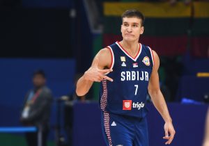 BOGDANOVIĆEVA TROJKA IZ SVLAČIONICE: Potez koji je obeležio finiš prvog dela! (VIDEO)