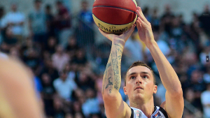 ANĐUŠIĆ ODUŠEVLJEN ATMOSFEROM: ‘VIše smo gledali bakljadu i vatromet nego utakmicu!’ (VIDEO)