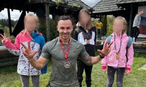 DELIJE POSLALE EMOTIVNU PORUKU: Navijači Crvene zvezde se oprostili od nastradalog Srbina na Kosmetu! (FOTO)