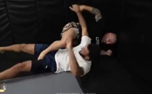 KAD SE SUSRETNU MMA I KOŠARKA: Džamal Marej ‘udario’ na jednog od najboljih boraca na svetu, pa se nije baš najbolje proveo! (VIDEO)