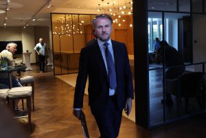 OSTOJA UPUTIO SAUČEŠĆE PORODICAMA STRADALIH NA KIM: ‘Želim da pošaljem poruku mira i pomirenja!’