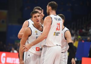 SRBIJA IMA VELIKU PREDNOST NA POLUVREMENU: Orlovi dvocifreni nakon prvog dela! (VIDEO)