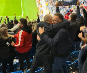 HOTSPORT NA ETIHADU: Pogledajte radost navijača Crvene zvezde nakon što je gol Bukarija priznat! (VIDEO)