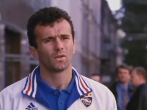 PRAVA ISTINA: Evo koga je Dejo Savićević vređao u antologijskom snimku – ‘Purgeru, po**ši ga malo purgeru!’ (VIDEO)