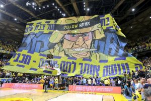 MAKABIJU DVOCIFRENA PREDNOST NAKON PRVOG POLUVREMENA: Partizan veoma slab u odbrani! (VIDEO)