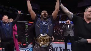 OTKAZANA BORBA GODINE: Džon Džouns se povredio, mora na operaciju! (VIDEO)