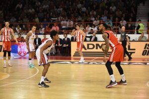 (POLUVREME) ZVEZDA VODI U ČAČKU: Borac ozbiljno namučio šampiona Srbije, ali crveno-beli prosto imaju veći kvalitet! (VIDEO)