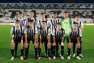 POKER OMLADINACA PARTIZANA: Crno-beli razmontirali rumunusku Univerzitateu! (FOTO)