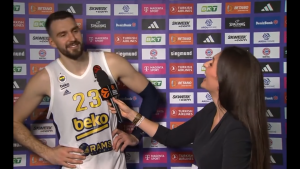 GUDURIĆU NAVIJAČI DOBACIVALI, A ON IM UPUTIO KRATAK ODGOVOR: Evo šta je poručio! (VIDEO)