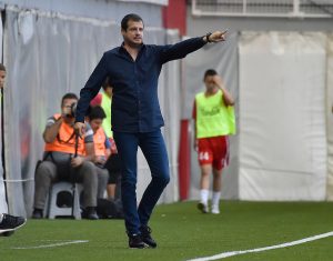 LALATOVIĆ GRMEO NAKON BLAMAŽE ‘ORLIĆA’: ‘Igrači traba da izginu na terenu, da ispi*aju krv!’