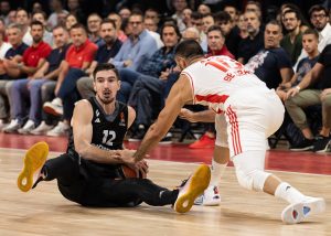 (POLUVREME) ZVEZDA GAZI ASVEL U GROTLU ARENE: Rokas uništava ošamućene Francuze na obe strane parketa!
