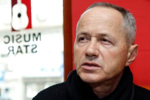 LEGENDA ‘CRNO-BELIH’ DOŽIVELA MOŽDANI UDAR: Hitno prebačen u bolnicu!