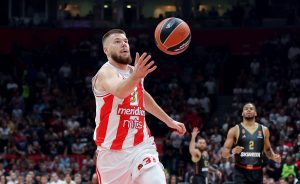 NEJPIR I DUŠKO IVANOVIĆ UNIŠTILI PRILIKU DA ZVEZDA SAVLADA MONAKO: Tim Saše Obradovića stigao je do pobede na krilima potpune konfuzije u redovima ‘crveno-belih’! (VIDEO)