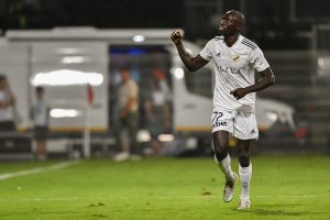 FUDBALERA ČUKARIČKOG VREĐALI NAVIJAČI: Sraman potez!