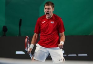 MEĐEDOVIĆEV EPSKI POTEZ PRE POVREDE: Od reketa ostala samo drška! (VIDEO)