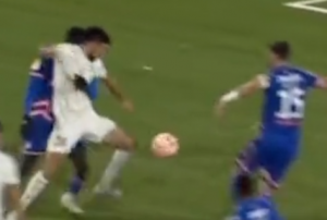 DA LI JE ŽELEZNIČAR OŠTEĆEN ZA PENAL U PANČEVU? Pogledajte sporan momenat koji je mnogima „zapao za oko“ (VIDEO)